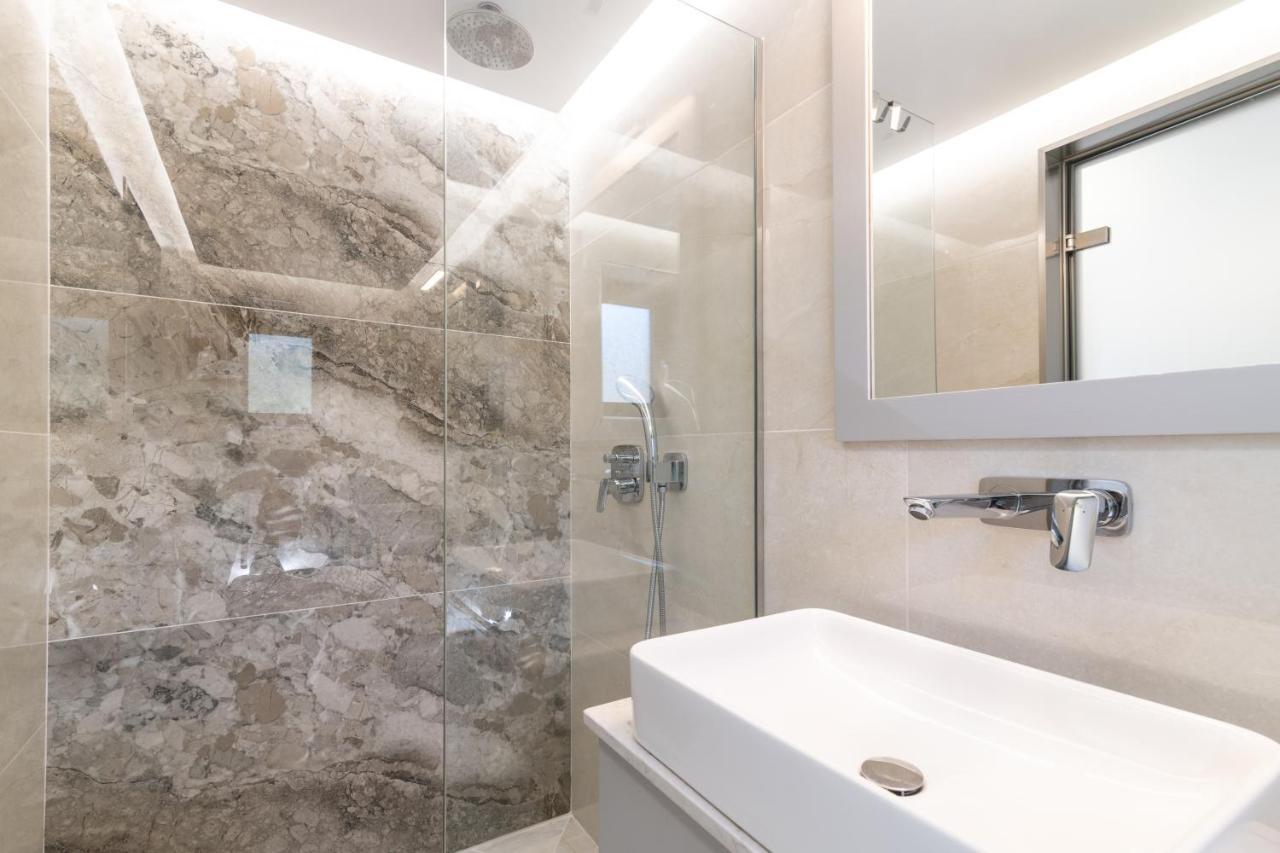 Romanza II Luxury Villa กาลามากี ภายนอก รูปภาพ
